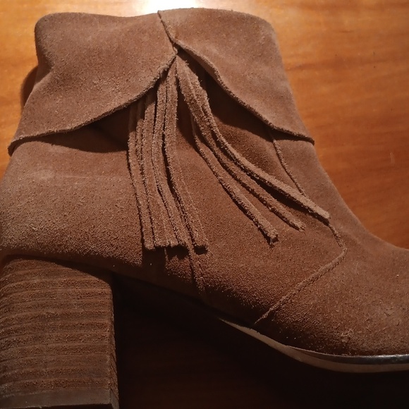 Matisse Brown Suede Ankle Boots Size 9 - Picture 3 of 10